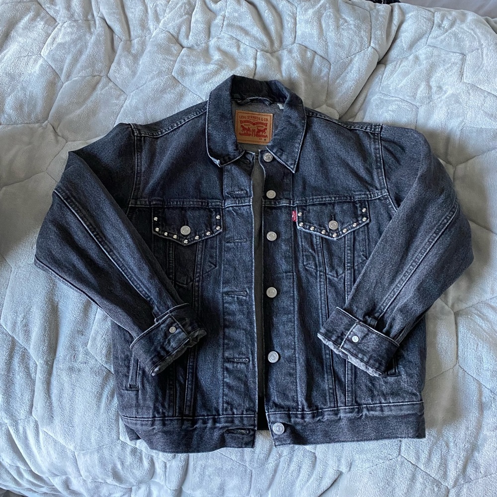 Levis black Jean jacket. Size medium
